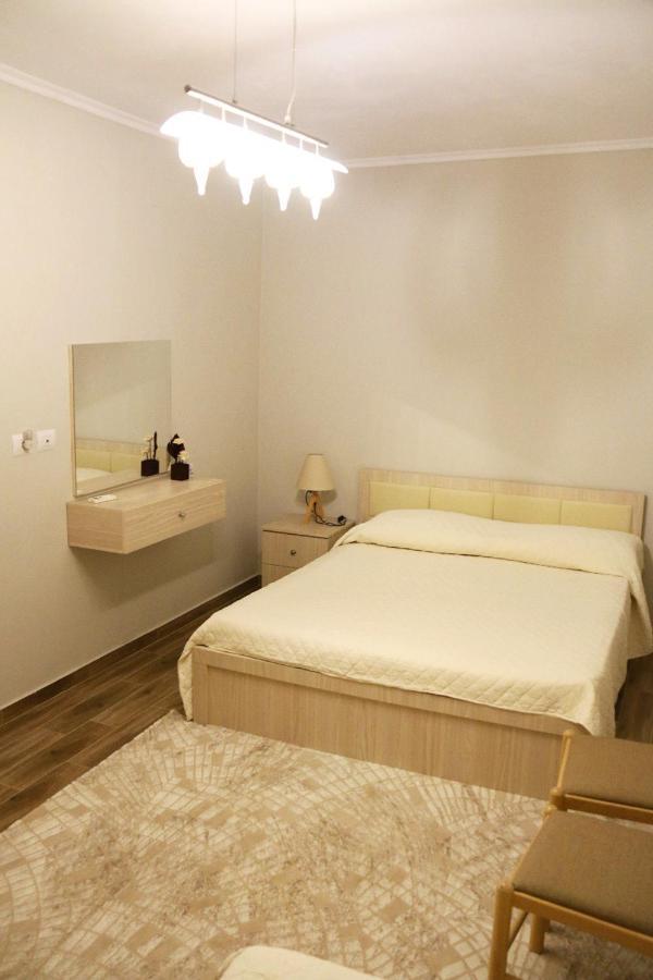 New Bazaar Arben's Apartamento